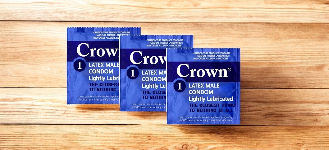 Crown Skinsless Skin prezervatyvai Crown prekės ženklo puslapio iliustracija