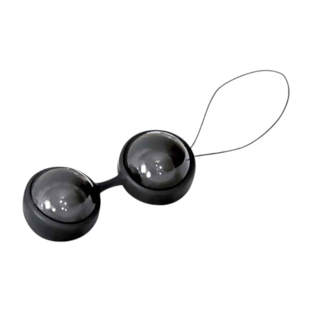 Lelo Beads Noir vaginalinis kamuoliukas 2 Lelo Beads Noir kamuoliukai su silikoniniu laikikliu iš arti Lelo Beads Noir vaginalinis kamuoliukas 2 Lelo Beads Noir kamuoliukai su silikoniniu laikikliu iš arti